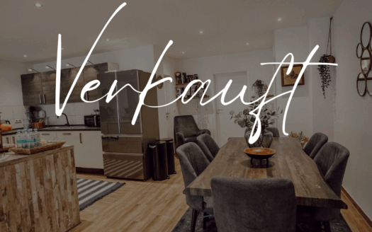 Erdgeschosswohnung mit eigenem Eingang, Garage & kleiner Terrasse in – Kaarst