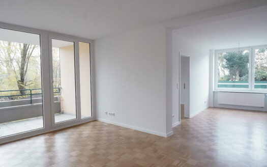 Einziehen & wohlfühlen: Kernsanierte 3 Zimmer-Wohnung mit Loggia