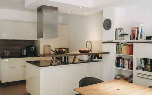 Fast wie ein Haus: Erdgeschosswohnung mit 170m² eigenem Garten & viel Wohnkomfort